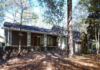 205 Raintree Bend, Peachtree City