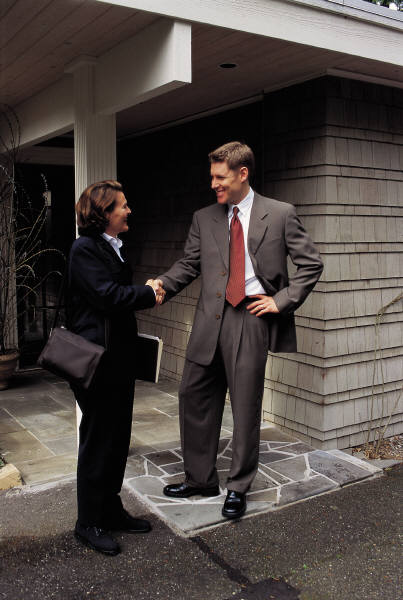10 Questions to Ask Your REALTOR by David and Lois Marris