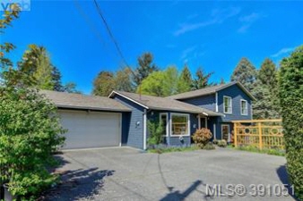 3714 Blenkinsop Road Victoria Bc V8p 3n8 Canada