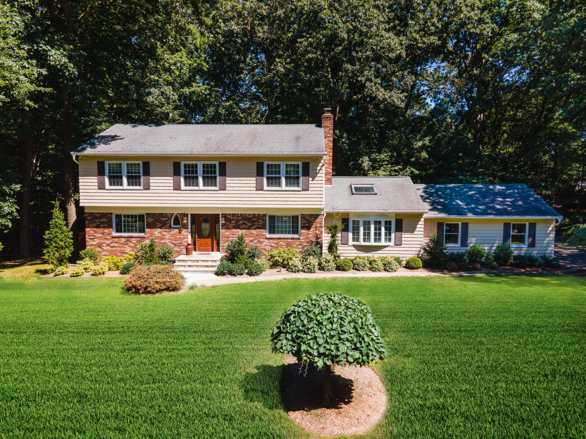 12 Lantern Lane, Ramsey, NJ, 07446 United States